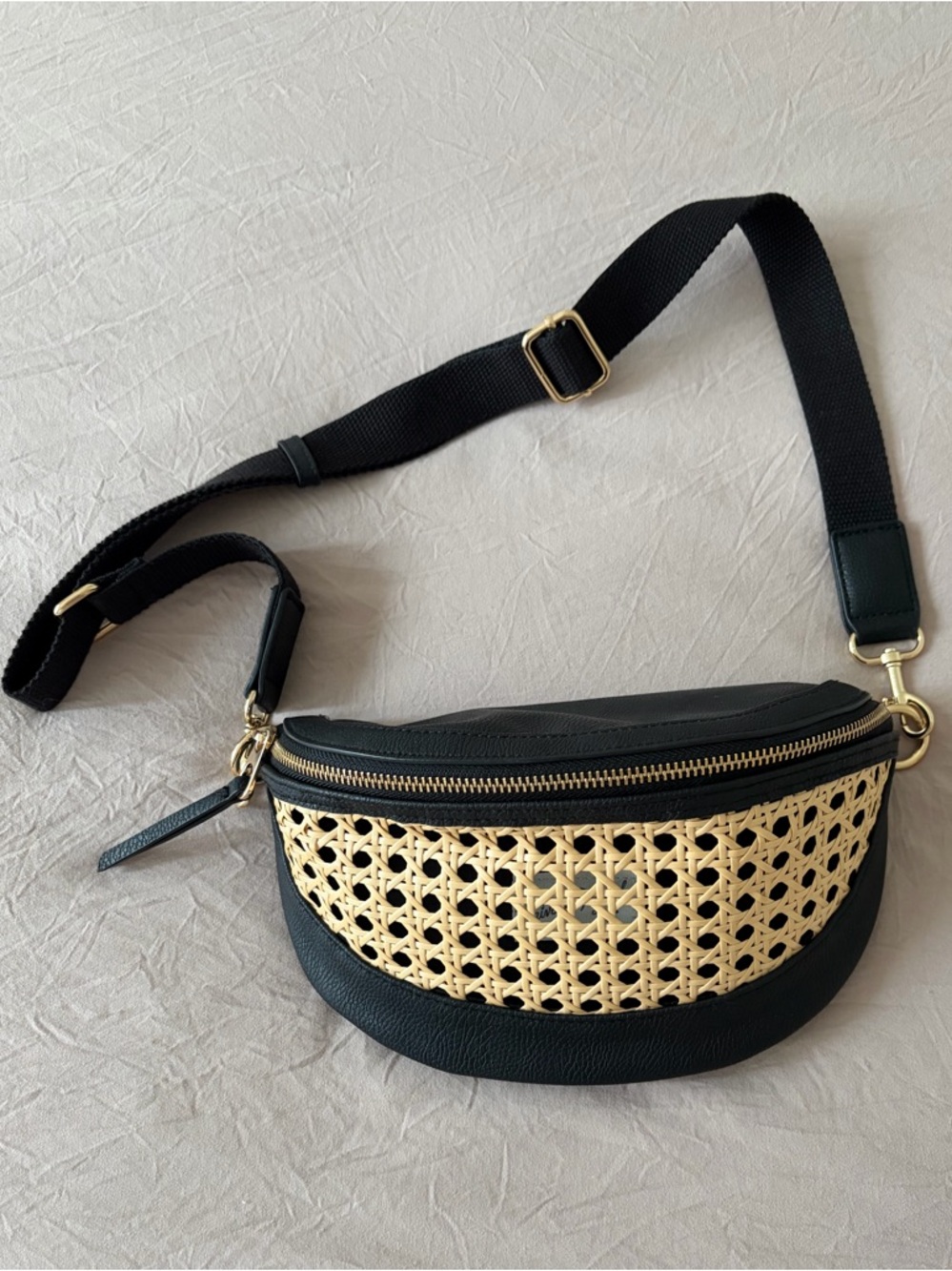 Like new Universal Thread Black & Natural Woven Crossbody Bag
